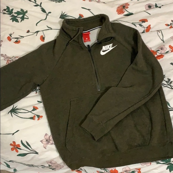 Nike Sweaters - Nike sweater half zip big front pocket dark green